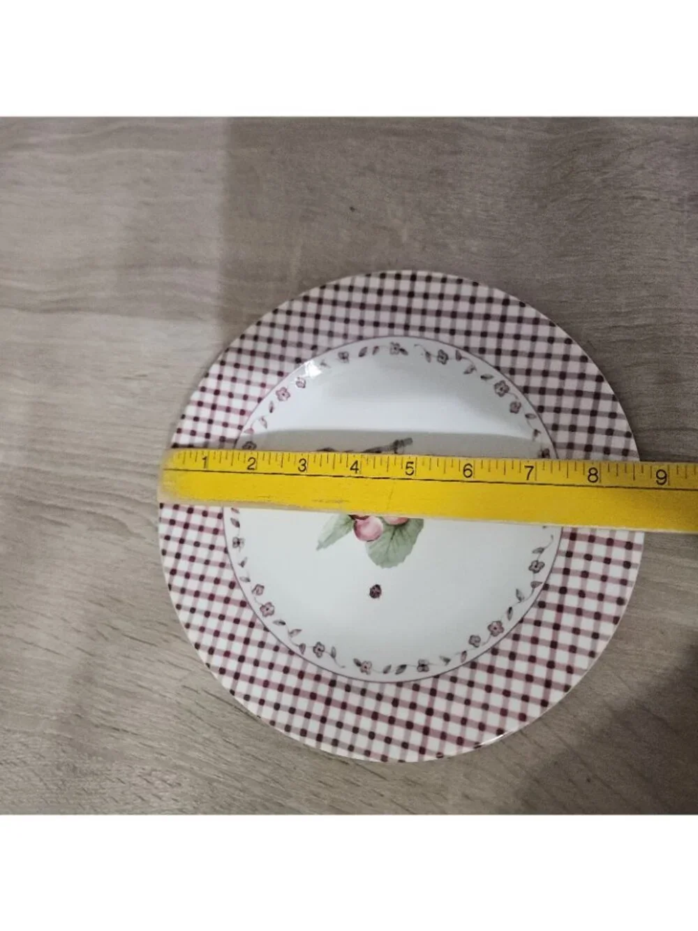 Pfaltzgraff Delicious Salad Dessert Plates 8 3/4
